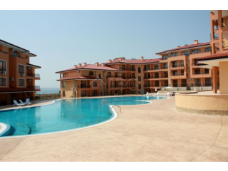 3-bedroom apartment with POOL & SEA..