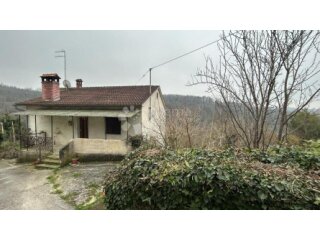 Kuća za renovaciju s terasom s koje nećete željeti otići!