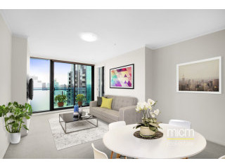Stylish and Stunning SouthbankONE Living