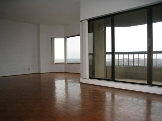 2 bedroom Flat For Sale: 2001 Holcombe..