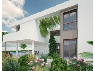 4 Bedrooms - Villa - For Sale