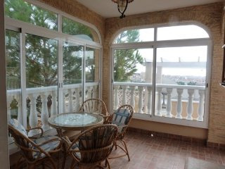 5 Bedrooms - Villa - Alicante - For Sale