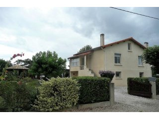 Villa With Off-Road Parking And Garage..