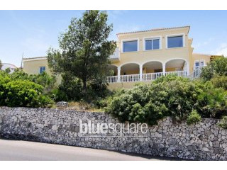 Beautiful house with panoramic views in..