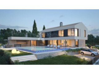 Buje, građevinsko zemljište sa projektom