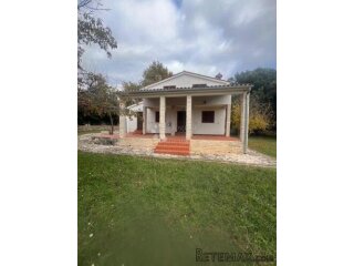 Kuća i prostrano zemljište 11.090 m2
