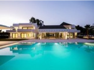 5 Bedrooms - Villa - Malaga - For Sale