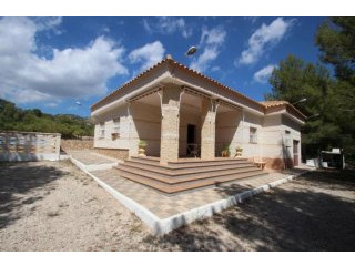 4 Bedrooms - Villa - Alicante - For Sale