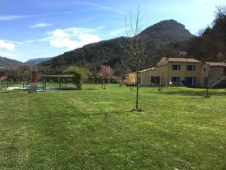 5 Bed Villa Set On Just Under 2 Acres..