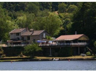 House in Superb Lakeside Location