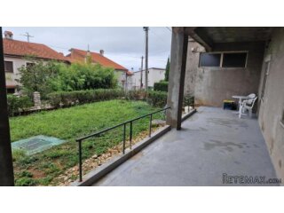 Rijeka, Pulac, kuća 523 m2, s garažom i okućnicom