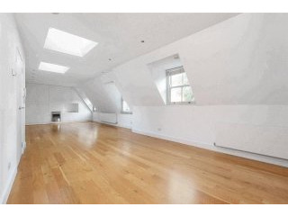 2 Bedroom Purpose Built, Leasehold