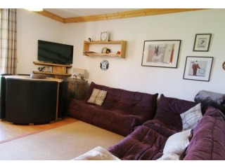 Lovely 2 bedroom ski in and out..