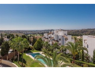 3 Bedroom Middle Floor Apartment