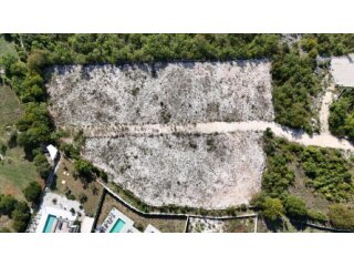 PRILIKA! GRAĐEVINSKO ZEMLJIŠTE NADOMAK MORA! Okolica Labina