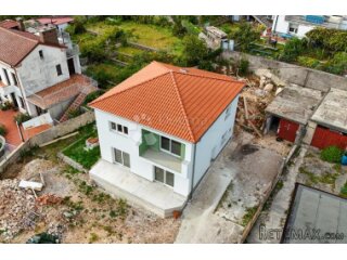 Samostojeća kuća blizu nove bolnice