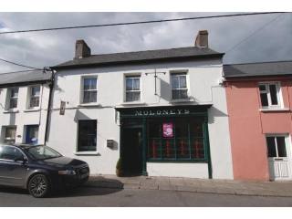 3 bedroom Bar For Sale: Moloney's Bar..