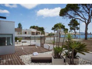 Fantastic beachfront home. Consists of basement and ground..