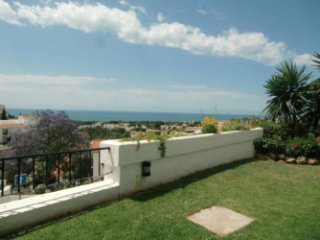 Apartment - Very spacious and sunny..