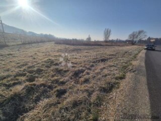 Poljoprivredno zemljište 623m² na tranzitnoj lokaciji
