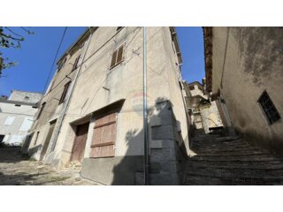Istra, Motovun, kuća u nizu