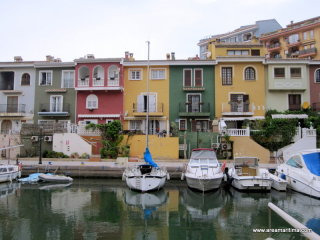 Detached house in Port Saplaya..