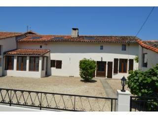 Amazing value for this 5-bed country..