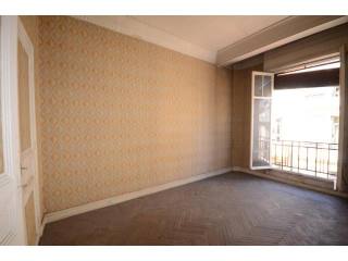 Renovation opportunity in Centre Ville..