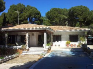 6 Bedrooms - Villa - Alicante - For Sale