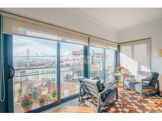 Gorgeous 3 Bedroom Apartment in..