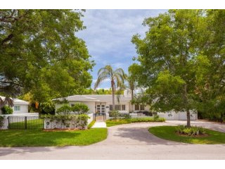 5 bedroom House For Sale: 1206 Manati..