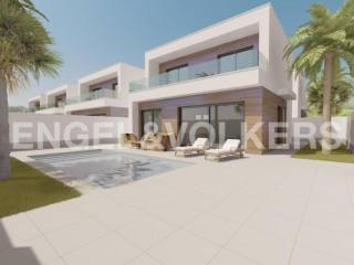 Newly built villas close to the beach