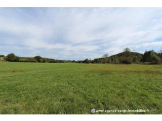 Ref 26219 : Terrain Plat De 1.6ha