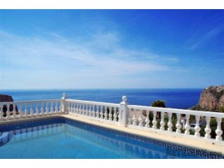 Superb villa near the sea first between Moraira and Javea..