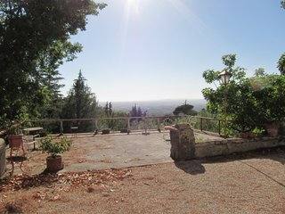7 Bedrooms - Villa - For Sale
