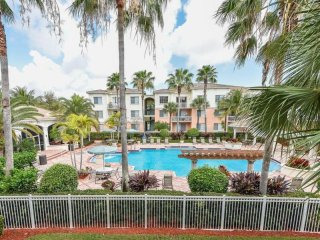 5204 Myrtlewood Circle E, Palm Beach..