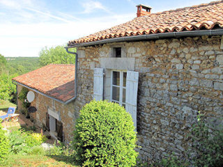 EC0675al 3bed Stone House, ½ Acre Plot..