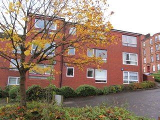Flat 2, 110 Buccleuch St, Cowcaddens..
