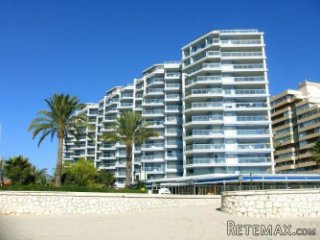 WONDERFUL APARTMENT IN THE FIRST LINE OF THE BEACH WUTH..