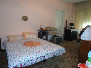 One-bedroom apartment near outdoor..
