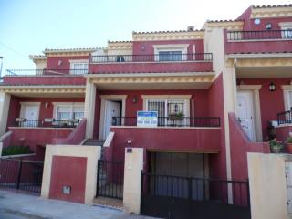 Large Townhouse near Town Centre