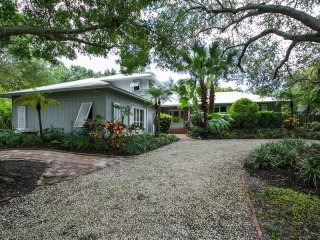 3 bedroom House For Sale: 590 11th..