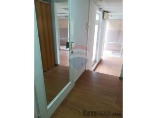 Exluzivno! Poslovni prostor u centru grada, 1. red do mora
