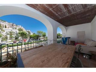 2 bedroom town house for sale
