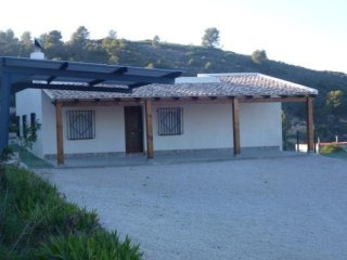 Villa for sale in Hondon de las Nieves..