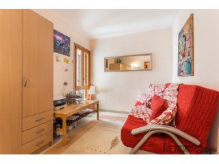 This frontline 3 bedroom apartment is situated in a highly..