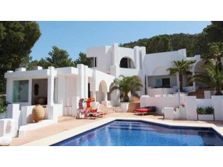 Villa with wonderful views to the sea