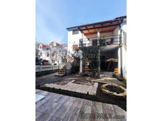Kuća sa 6 apartmana, Sabunike-Privlaka