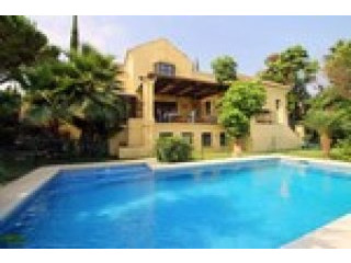 4 Bedrooms - Villa - Malaga - For Sale
