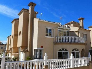 * STUNNING QUAD STYLE VILLA